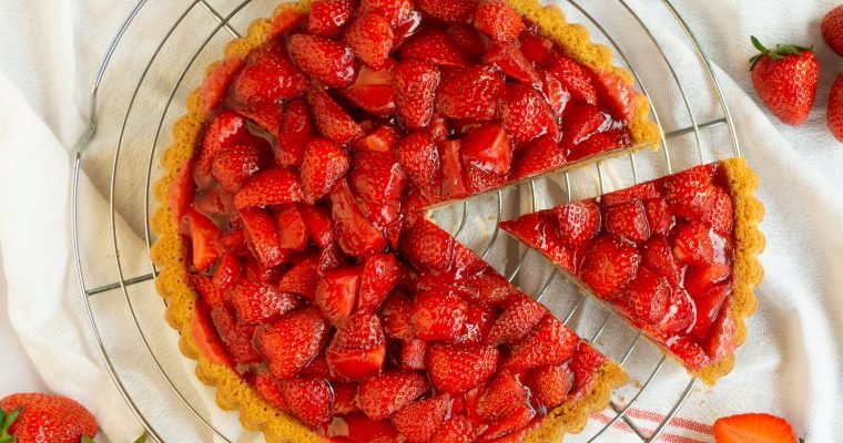 Tortenboden mit Erdbeeren