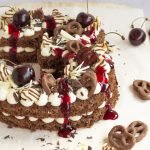 Number Cake Schwarzwälder Kirsch mit Schoko Biskuit und Kirschfüllung