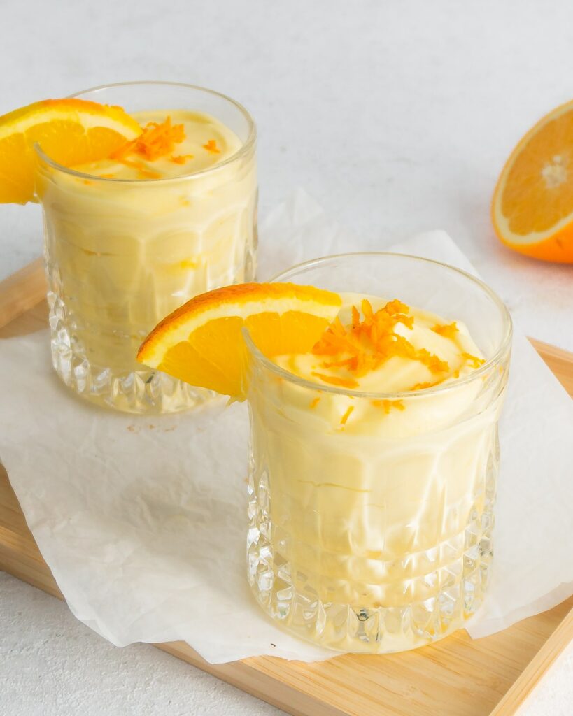 Luftige Orangencreme Dessert mit Puddingpulver ohne Gelatine